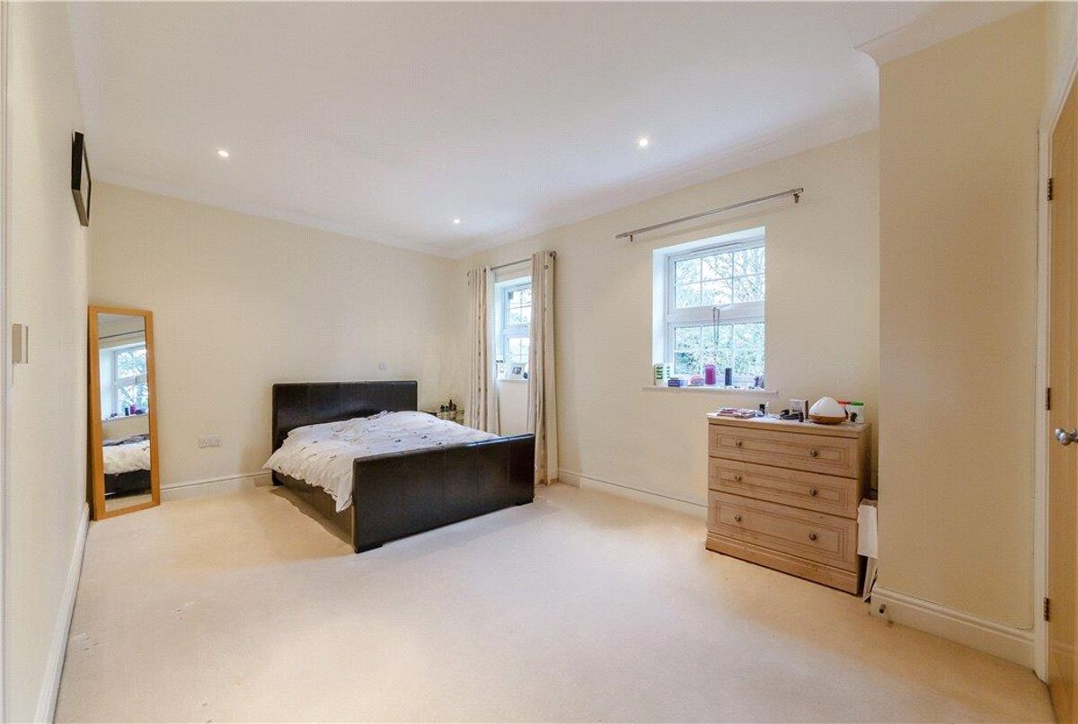 house for sale in Boundary Park, Weybridge, Surrey, KT13 WBE190160