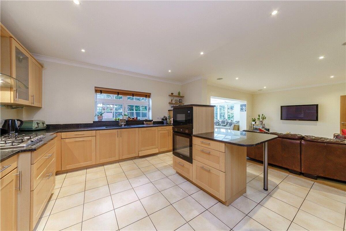 house for sale in Boundary Park, Weybridge, Surrey, KT13 WBE190160