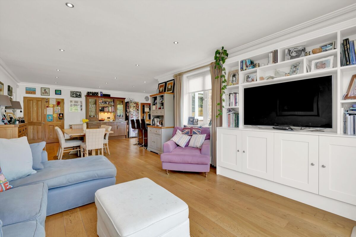 house for sale in Baker Street, Weybridge, Surrey, KT13 WBE200004