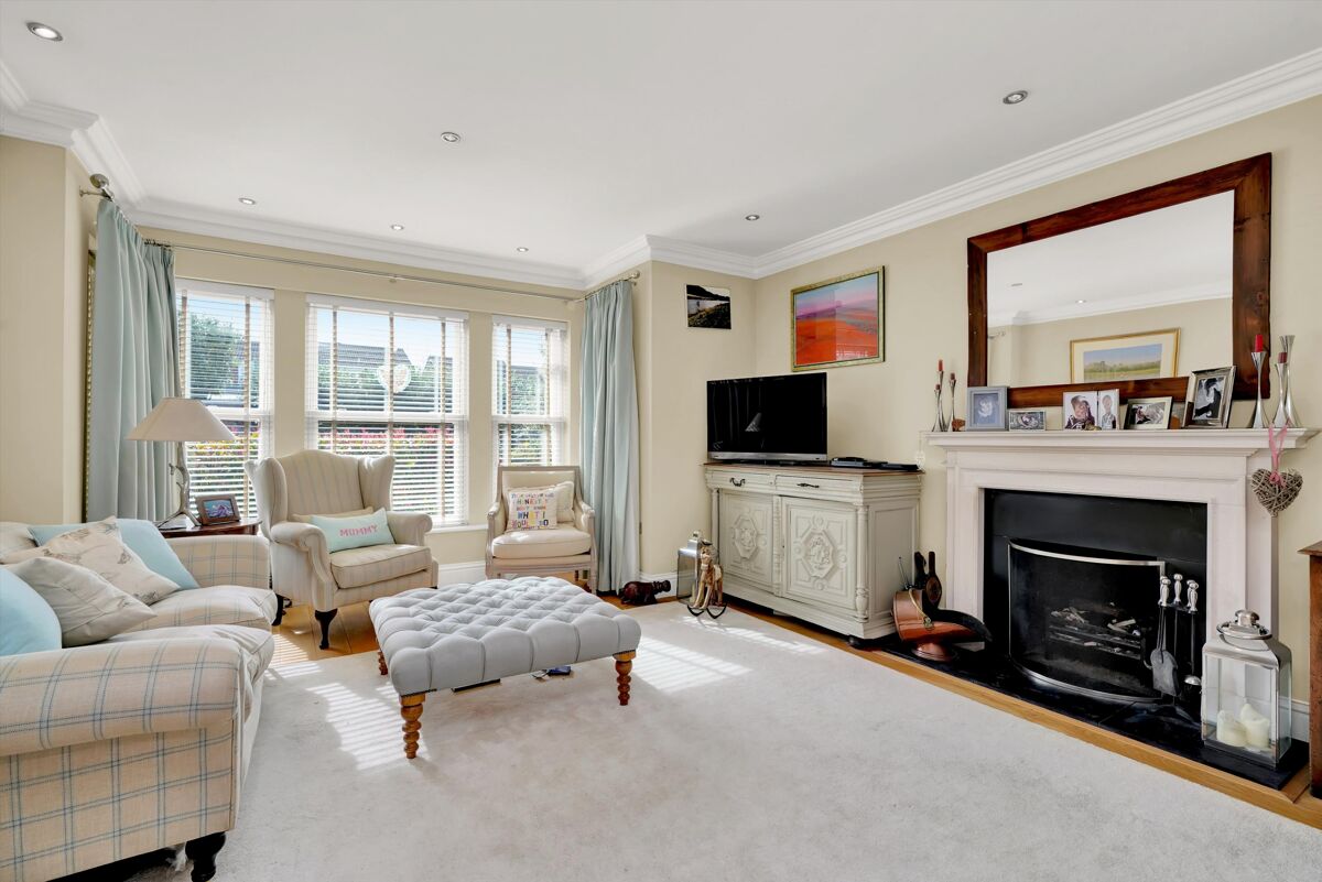 house for sale in Baker Street, Weybridge, Surrey, KT13 WBE200004