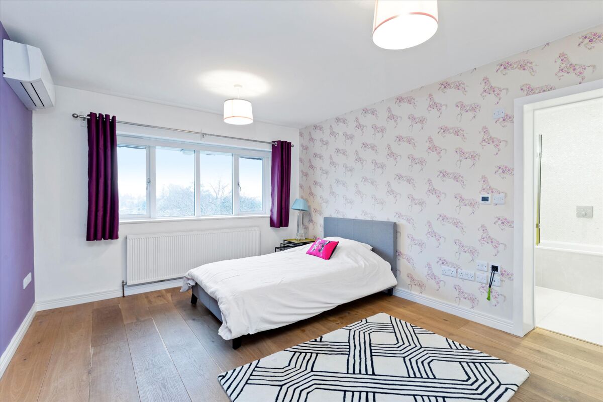 house for sale in Weybridge Park, Weybridge, Surrey, KT13 WBE200008