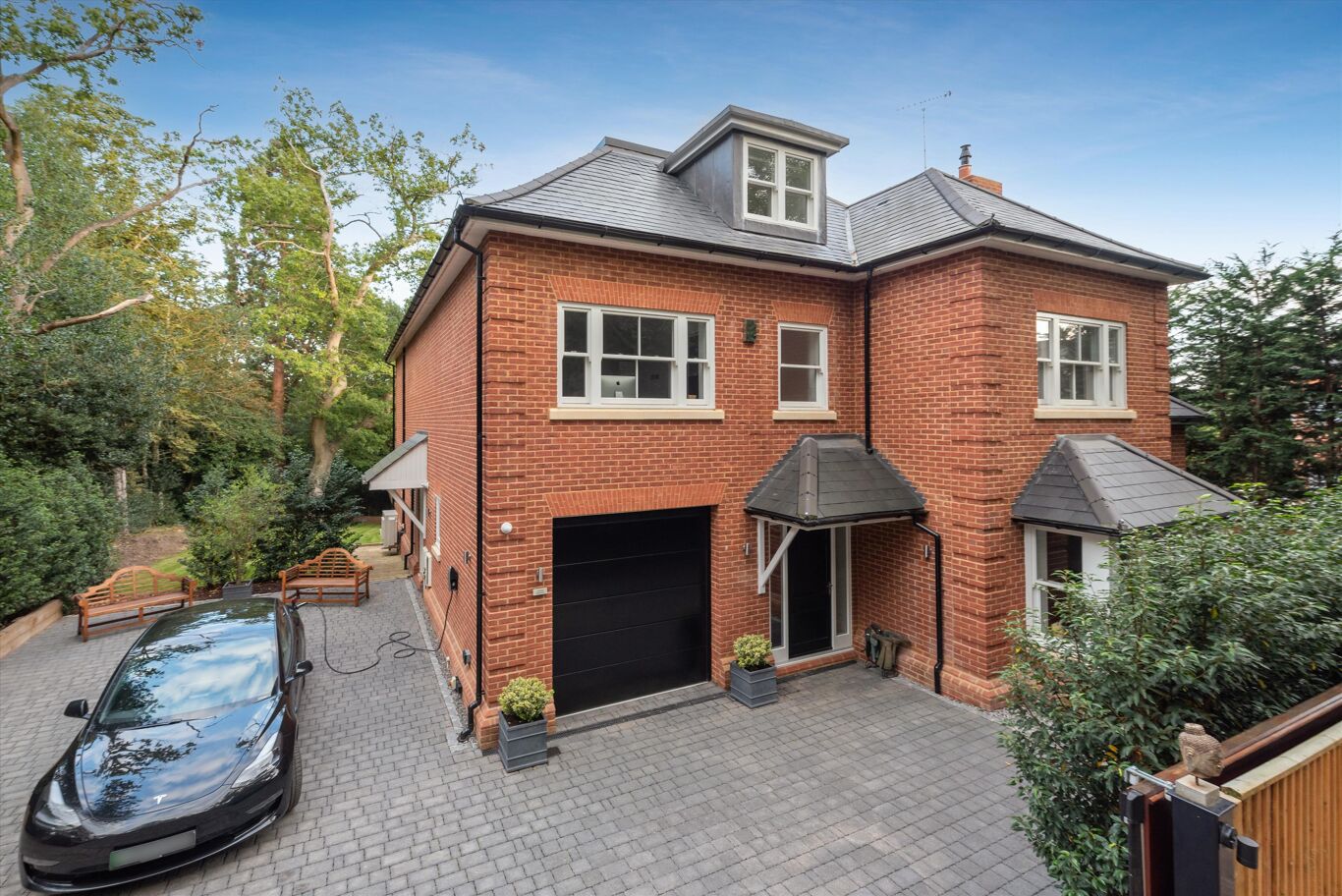 Image of London Road, Ascot, Berkshire SL5