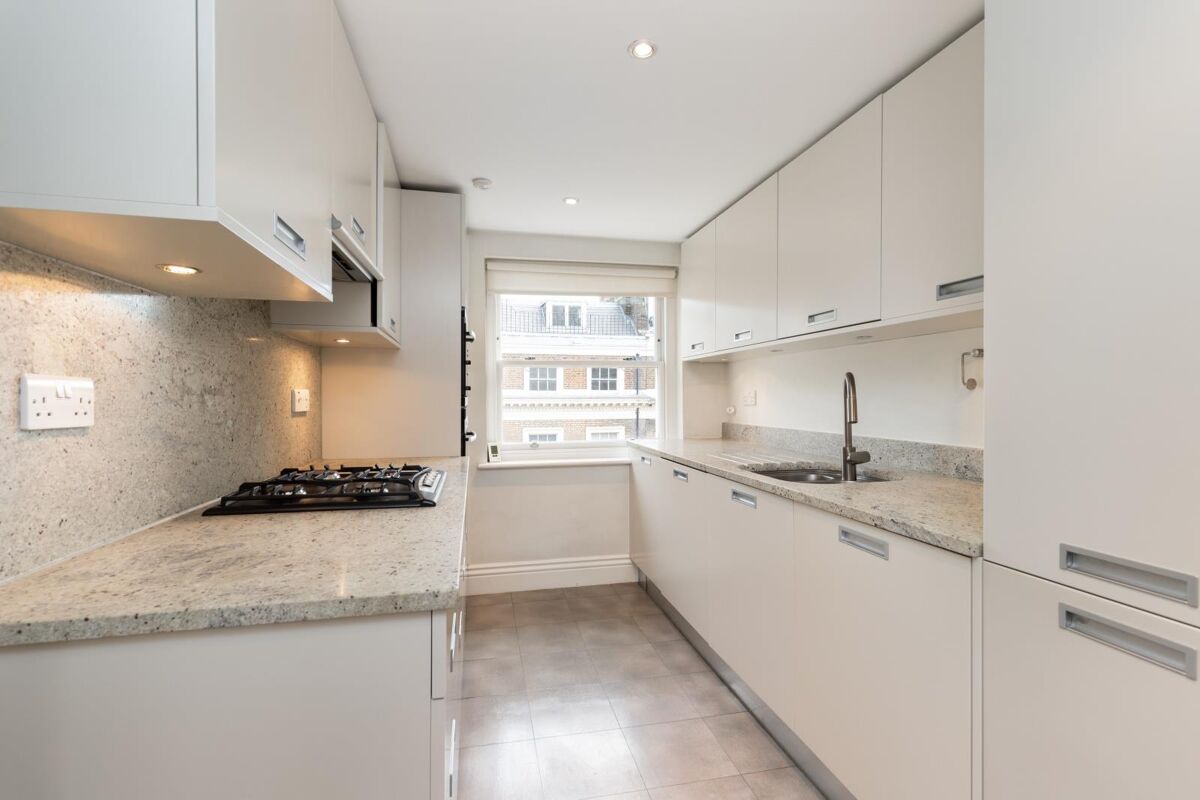 flat for sale in Erskine House, 59 Davies Street, London, W1K WER012037952 Knight Frank