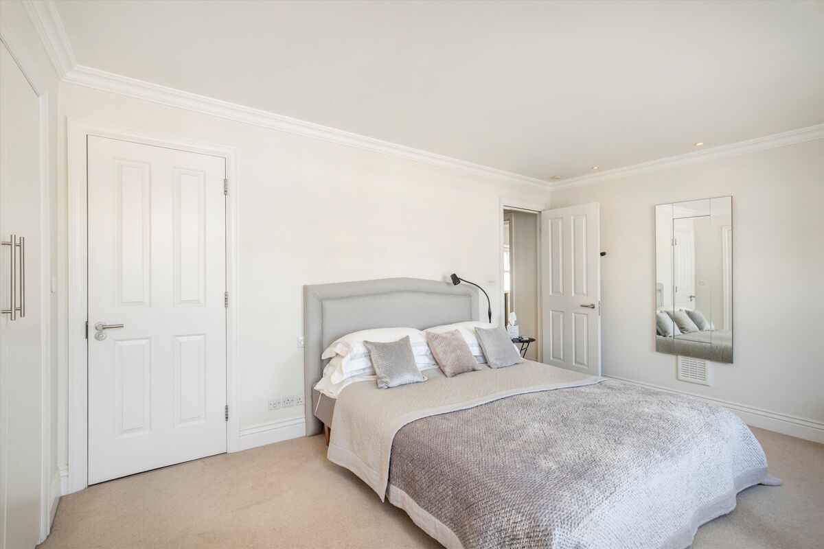 flat for sale in Erskine House, 59 Davies Street, London, W1K WER012037952 Knight Frank