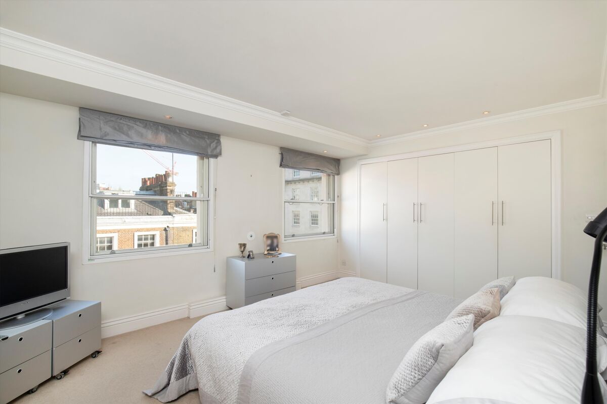 flat for sale in Erskine House, 59 Davies Street, London, W1K