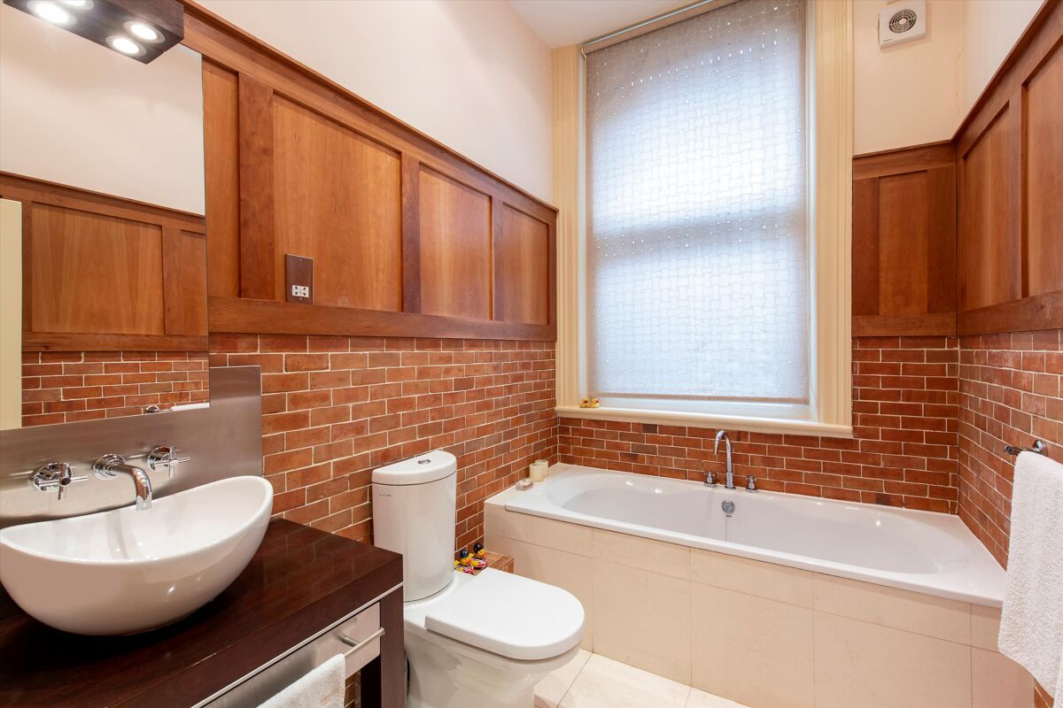 flat for sale in Northumberland Avenue, Covent Garden, London, WC2