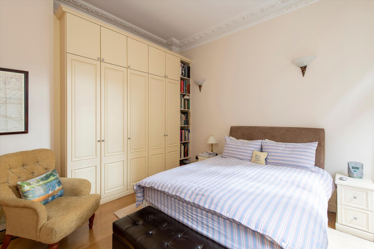 flat for sale in Northumberland Avenue, Covent Garden, London, WC2