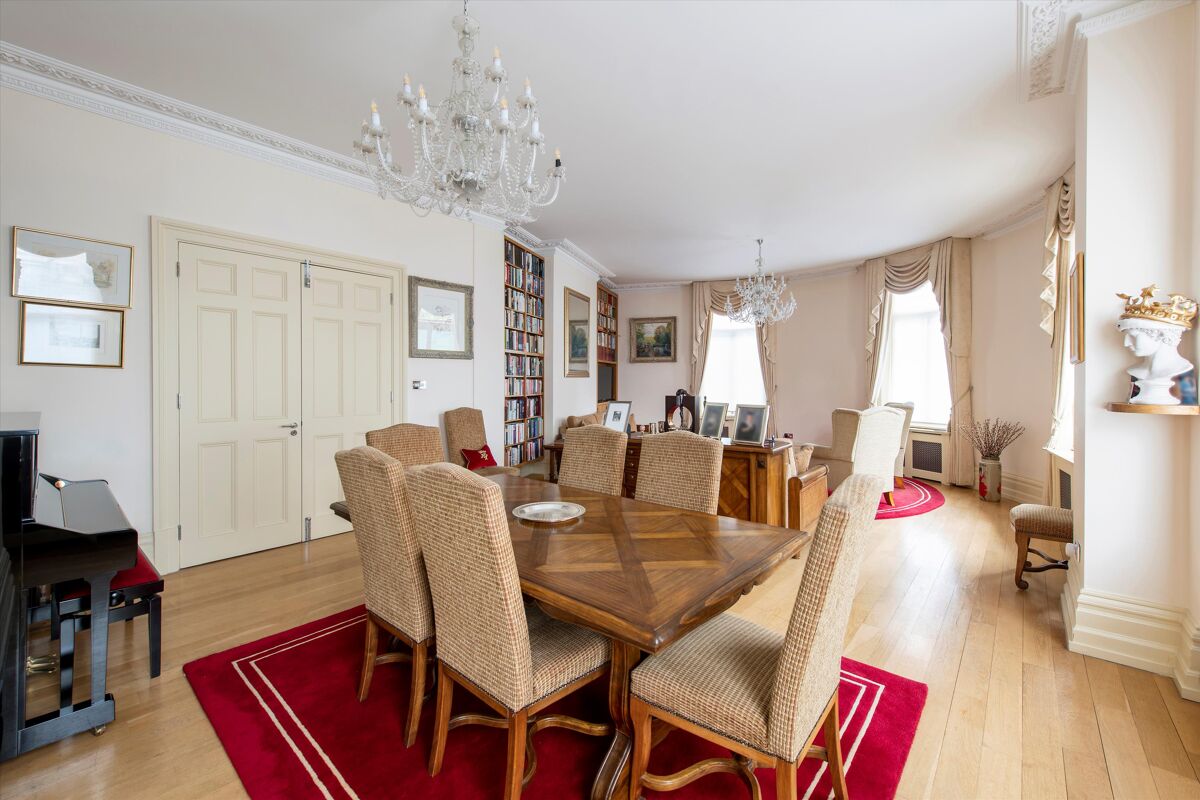 flat for sale in Northumberland Avenue, Covent Garden, London, WC2