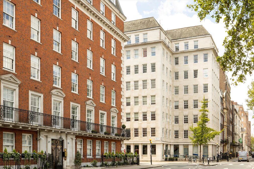 Image of Grosvenor Square, Mayfair, London, W1K