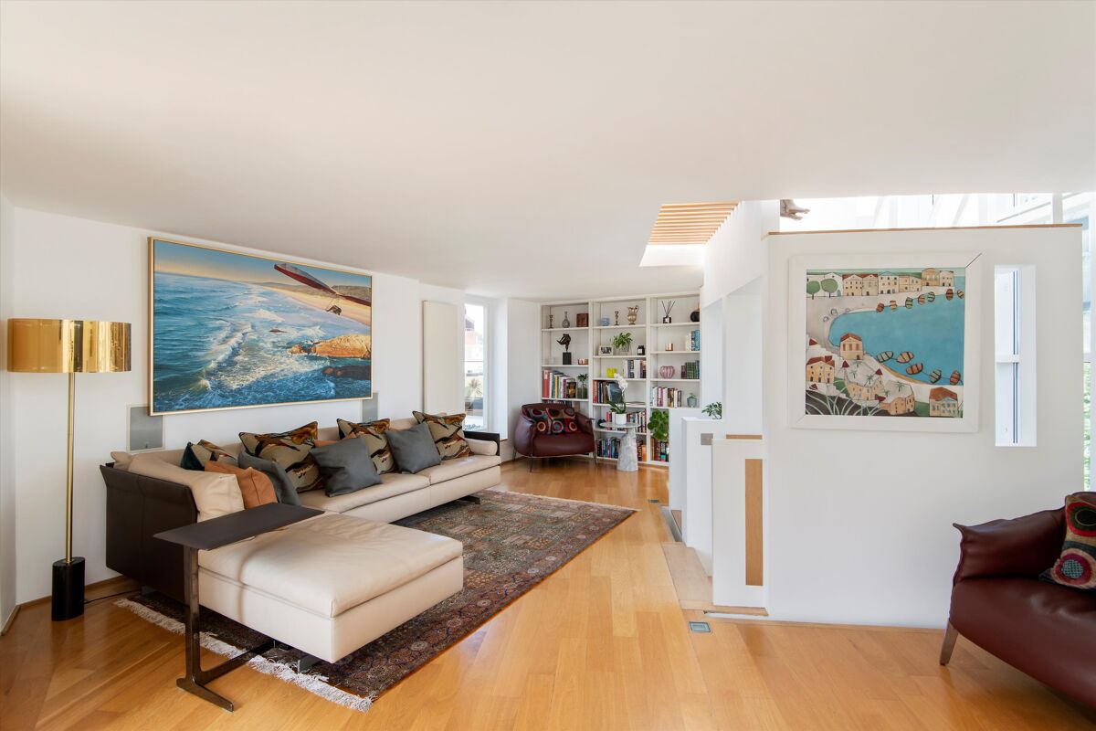 flat for sale in Fielding Court, 28 Earlham Street, Covent Garden