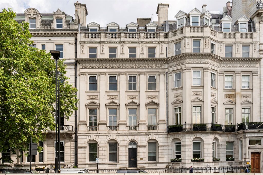 Image of Piccadilly, Mayfair, London, W1J