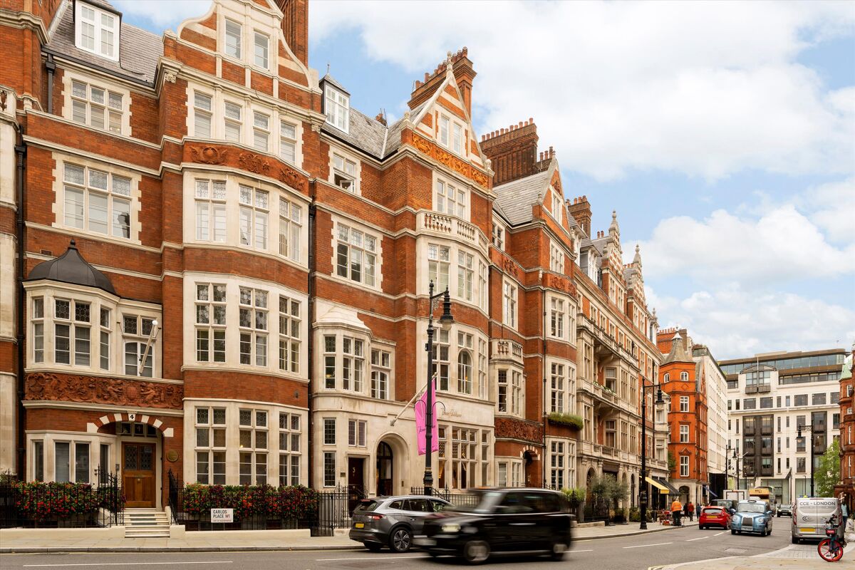 flat for sale in Carlos Place, Mayfair, London, W1K - WER012299425 ...