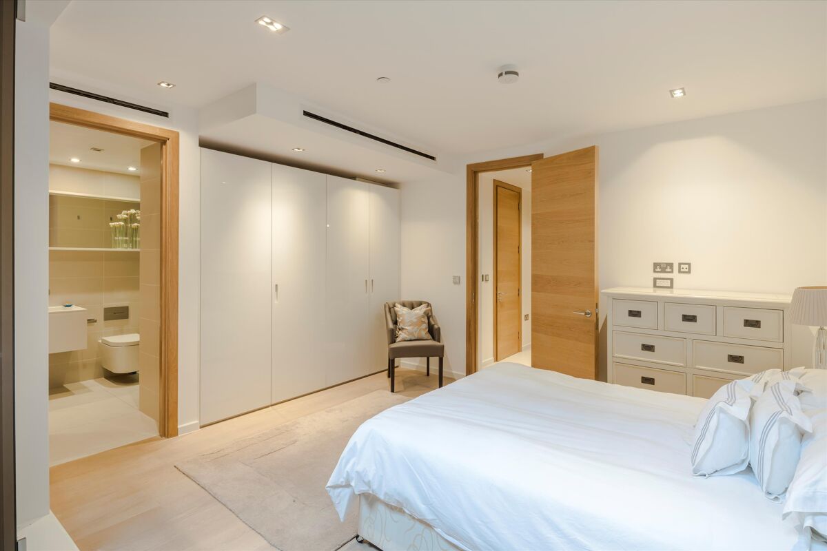 flat for sale in Mayfair Chambers, Grosvenor Hill, Mayfair, London, W1K