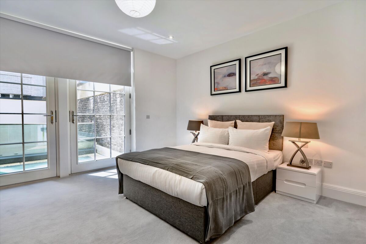 Flat For Sale In Lincolns Inn Fields Holborn London WC2A Flat For Sale In Lincolns Inn Fields Holborn London WC2A