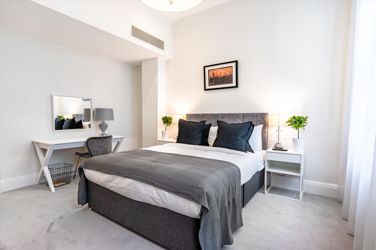 Flat For Sale In Lincolns Inn Fields Holborn London WC2A Flat For Sale In Lincolns Inn Fields Holborn London WC2A