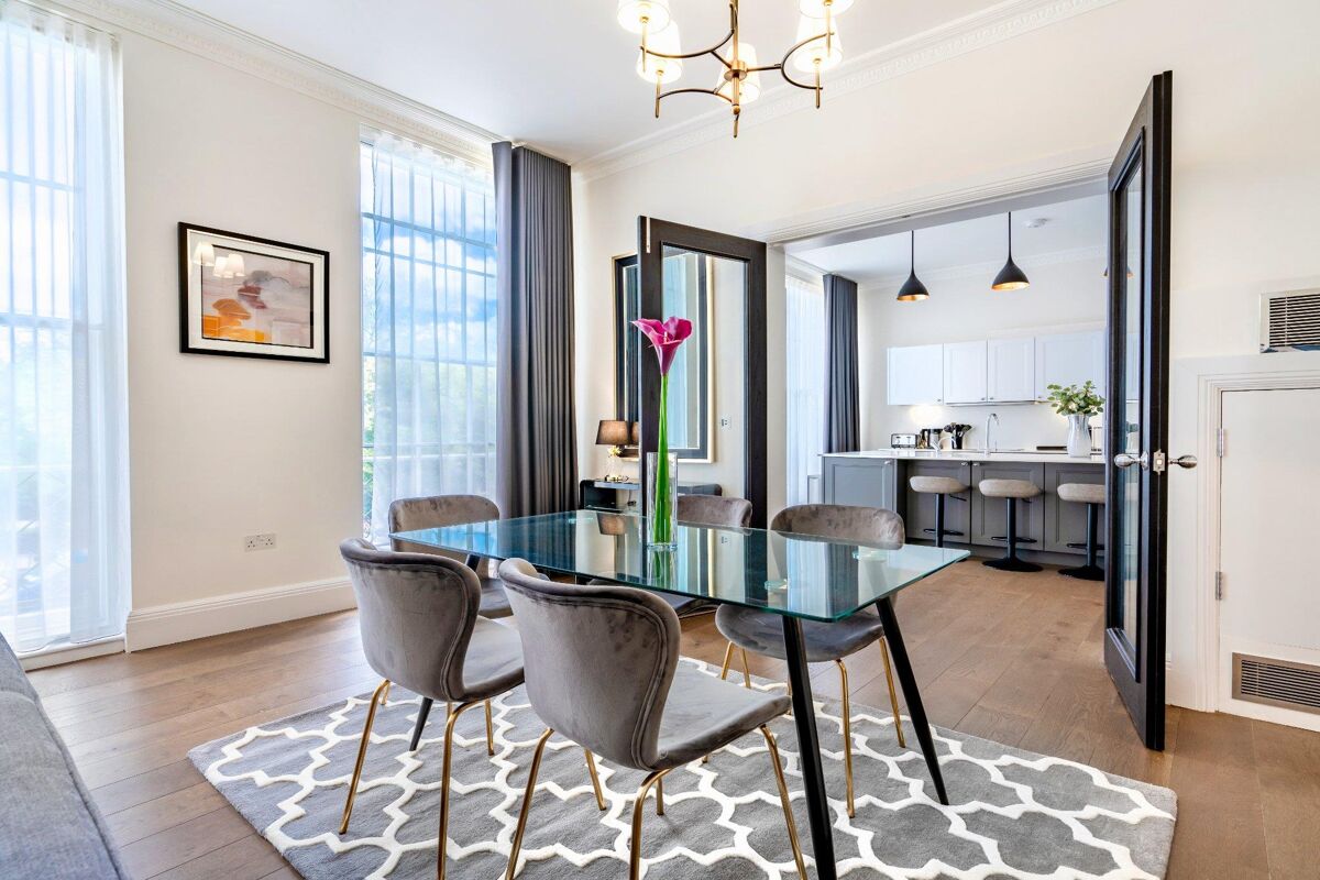 Flat For Sale In Lincolns Inn Fields Holborn London WC2A Flat For Sale In Lincolns Inn Fields Holborn London WC2A