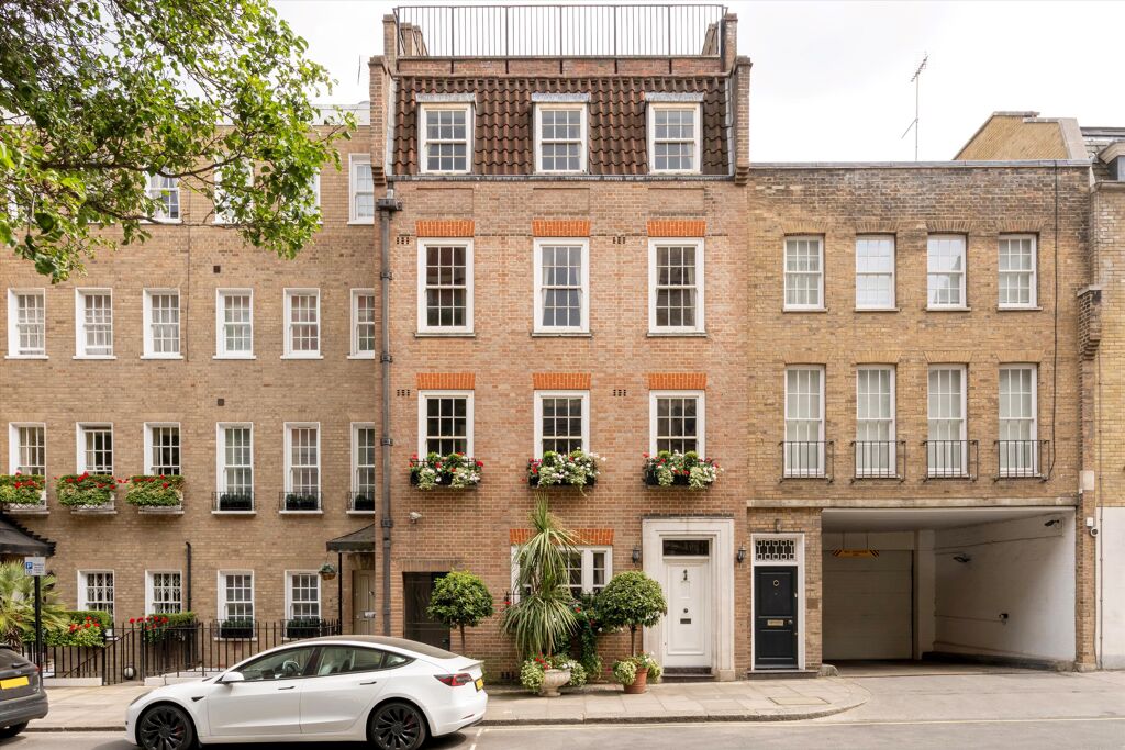 Image of Farm Street, Mayfair, London W1J