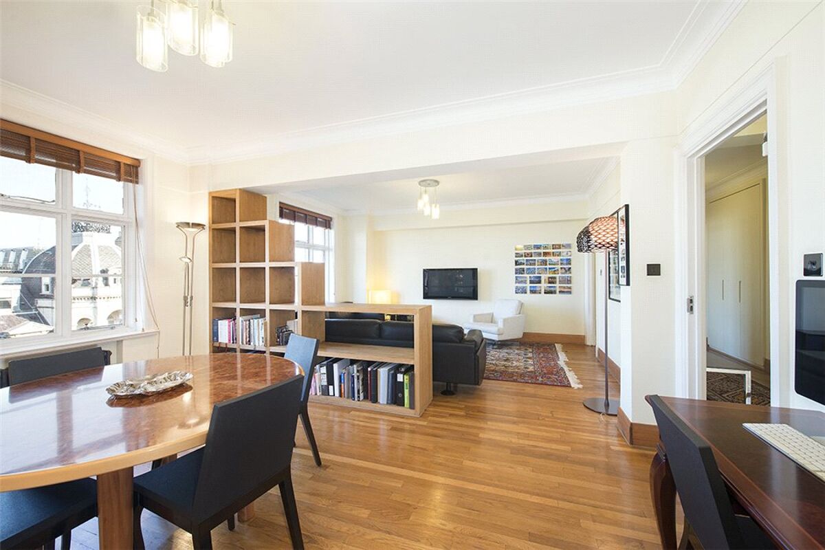 flat for sale in Chesterfield House, Chesterfield Gardens, Mayfair