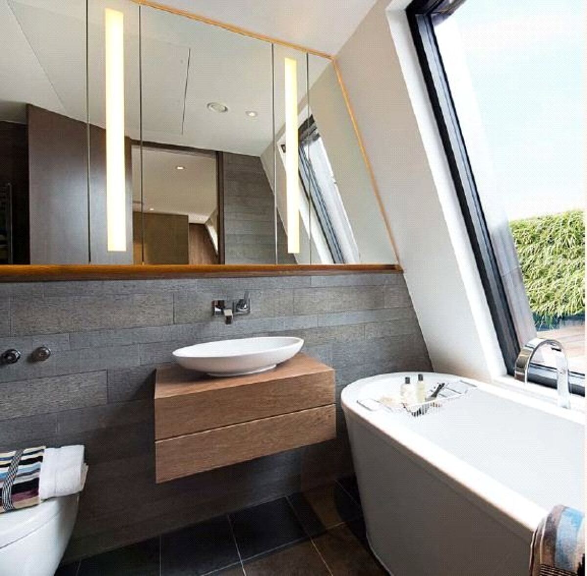 flat for sale in Trafalgar Penthouse, Trafalgar Square, London, SW1Y WER130164 Knight Frank