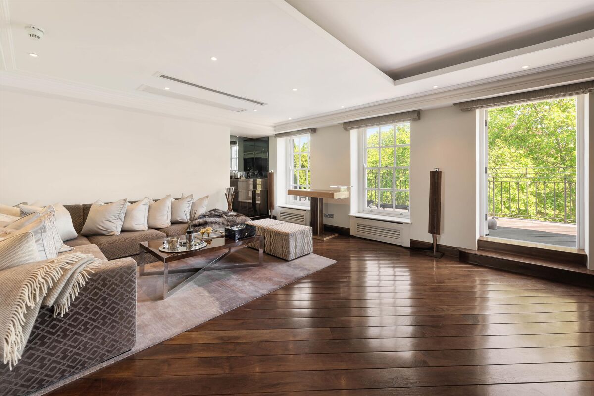 flat for sale in Berkeley Square, Mayfair, London, W1J. WER130173