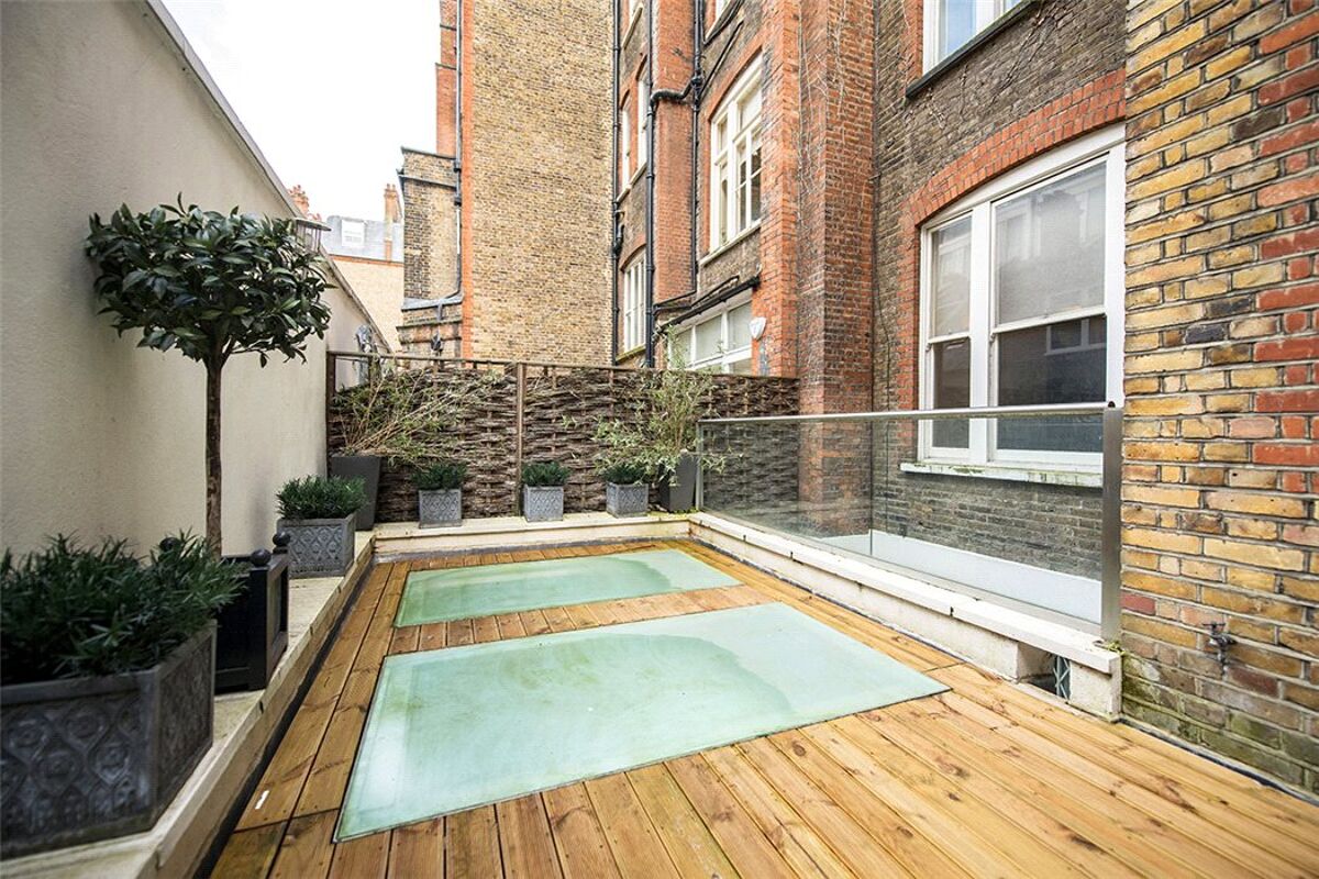 flat for sale in Green Street, Mayfair, London, W1K WER140220