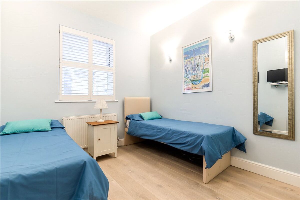 flat for sale in Northumberland Avenue, Covent Garden, London, WC2N