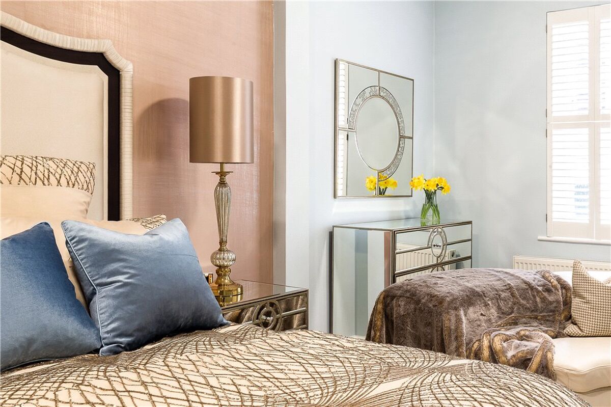 flat for sale in Northumberland Avenue, Covent Garden, London, WC2N