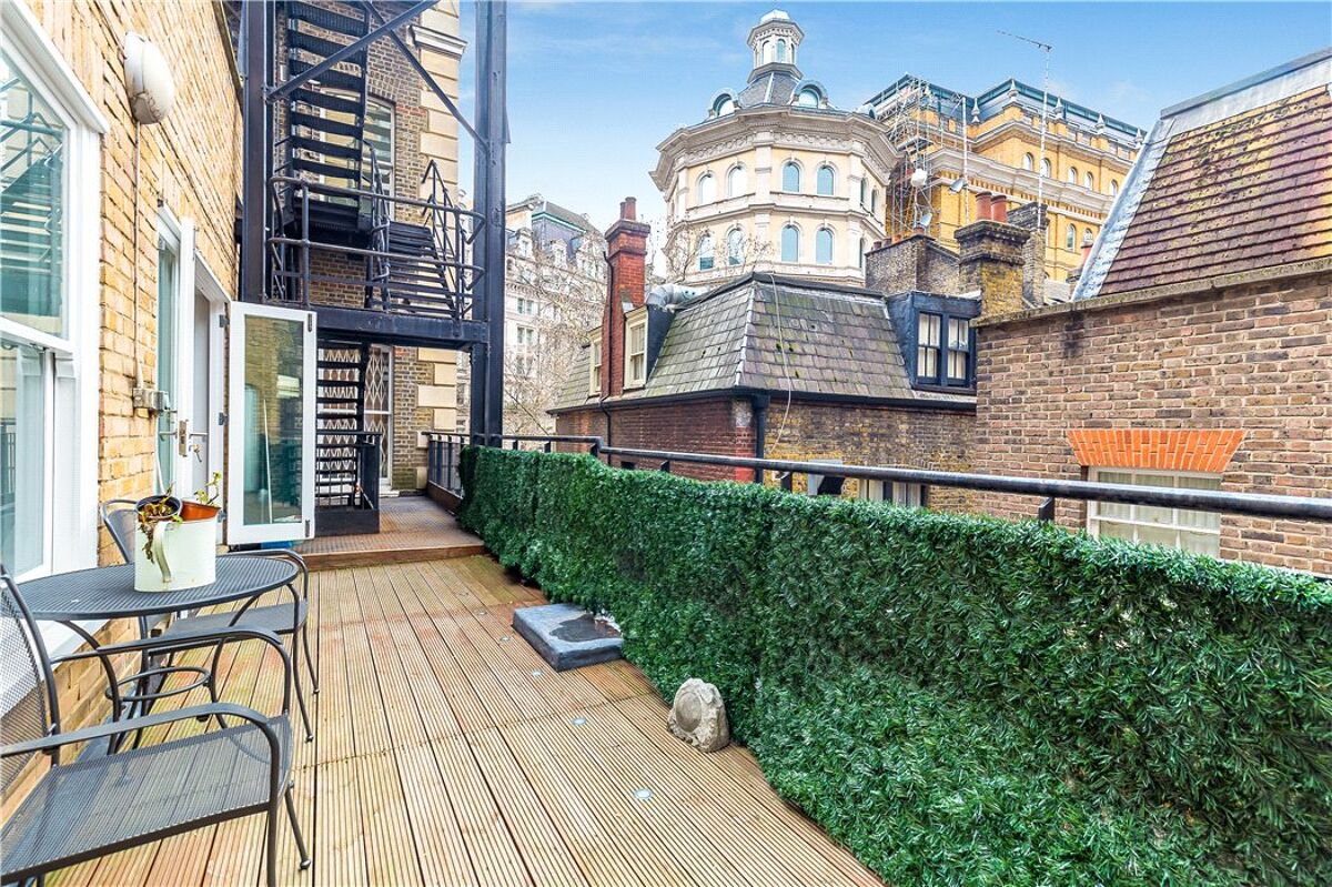 flat for sale in Northumberland Avenue, Covent Garden, London, WC2N