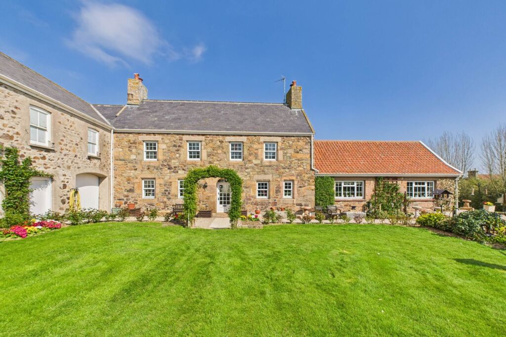 Image of La Rue De Guilleaume Et D`Anneville, St Martin