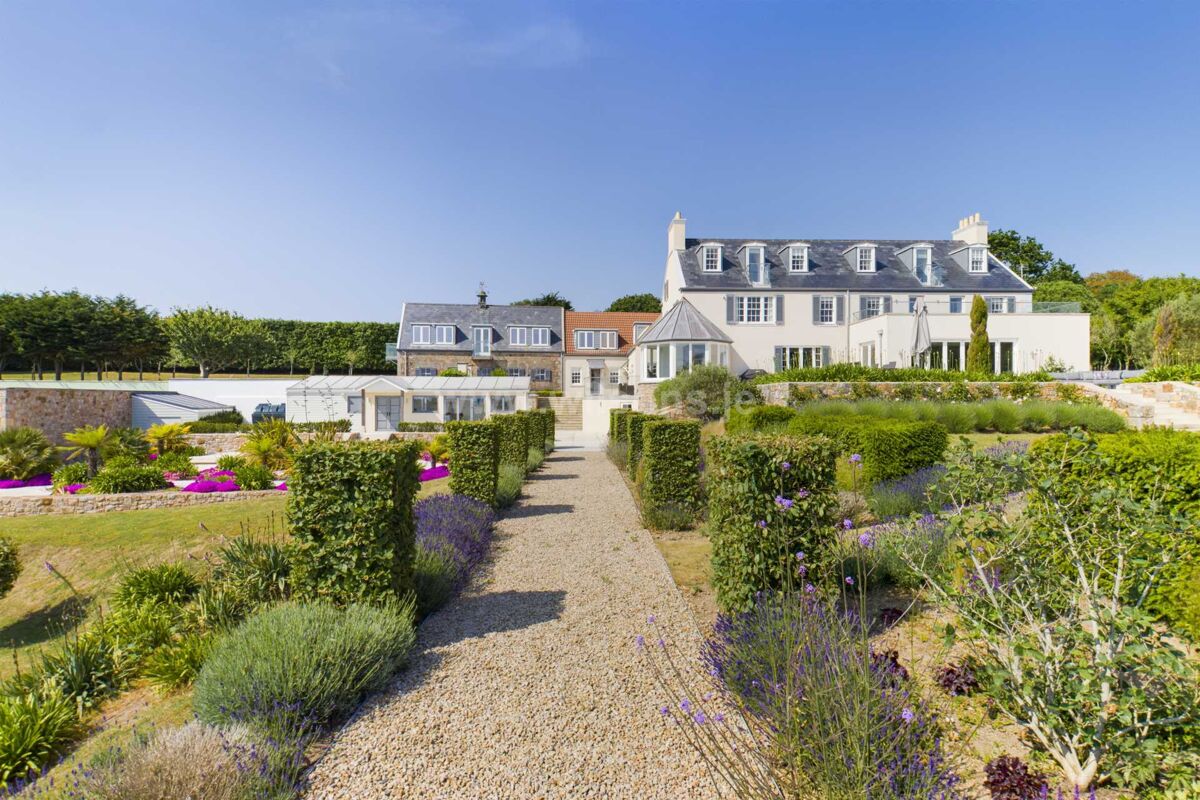 house for sale in Le Val Lodge, La Route Des St Brelade
