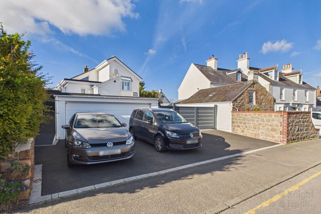 Image of La Rue De L`Eglise, St Peter