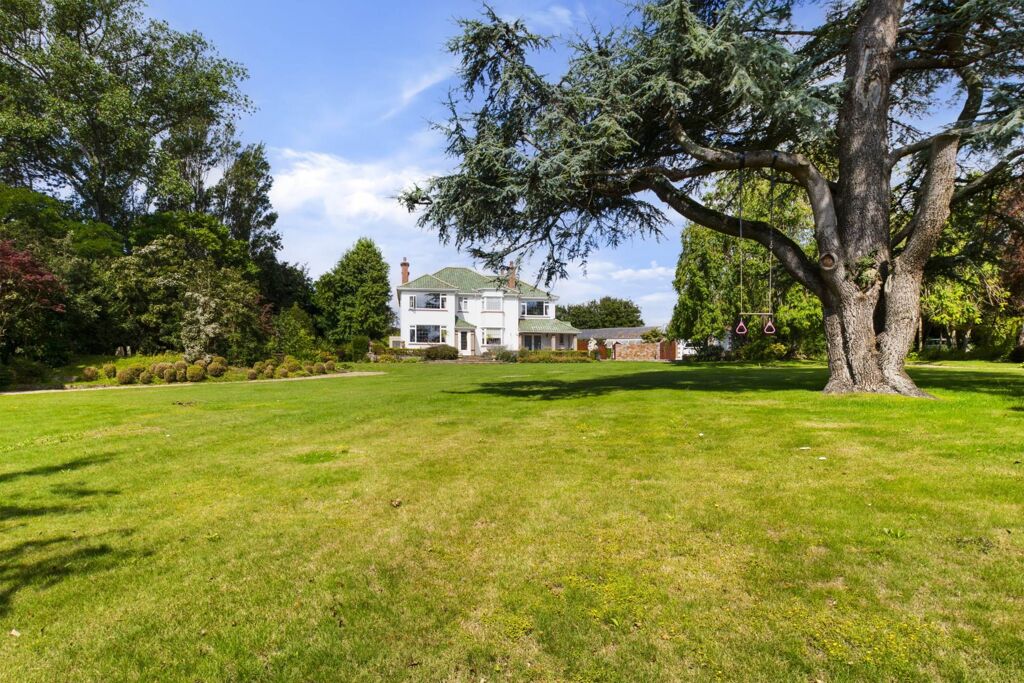 Image of La Rue De La Haye Du Puits, Grouville