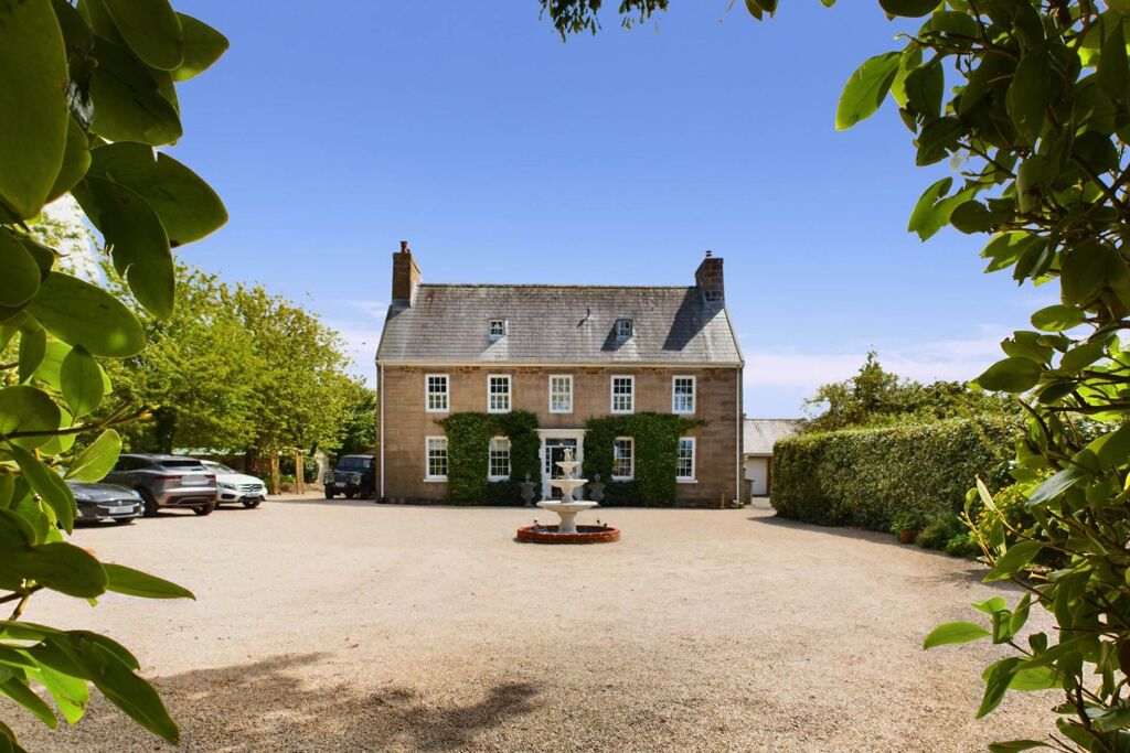 Image of Princes Tower Road, St Saviour