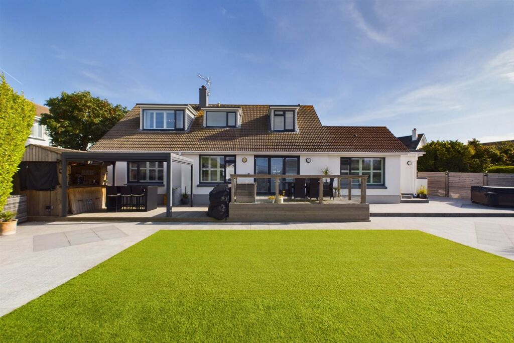 Image of 8 Hautmont Estate, Le Mont Millais, St Helier