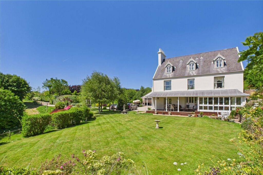 Image of La Route De La Trinite, Trinity