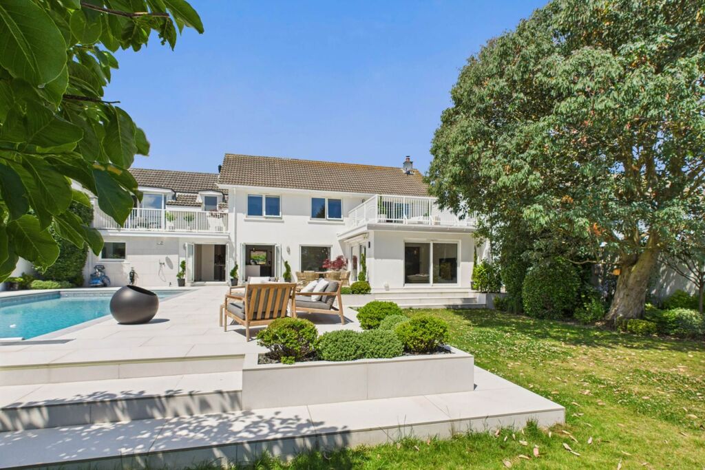 Image of La Rue Des Buttes, St Mary