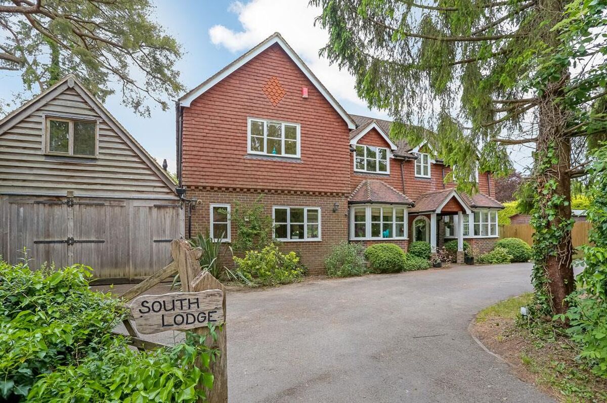 house for sale in South Drive, Littleton, Winchester, Hampshire, SO22