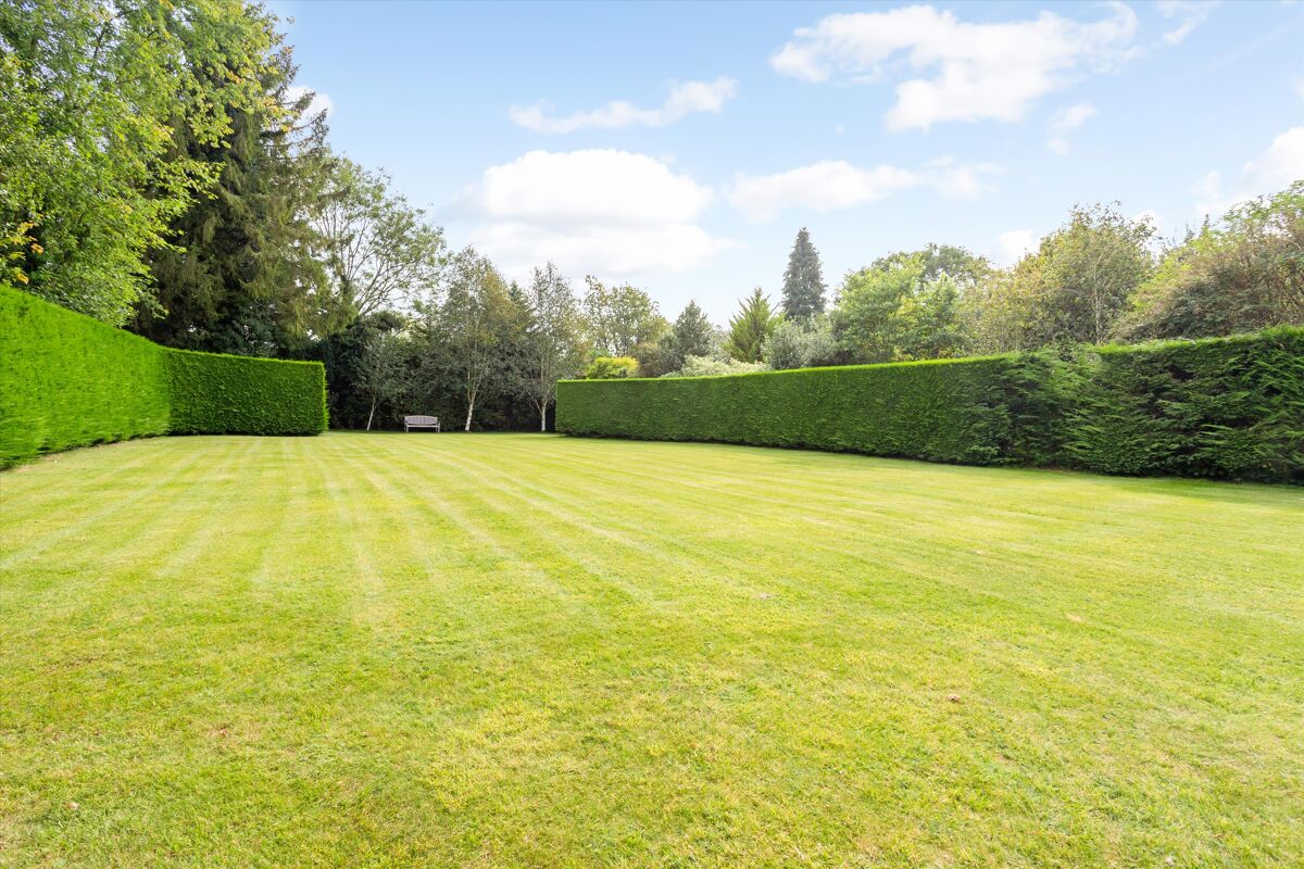 house for sale in Petersfield Road, Ropley, Alresford, Hampshire, SO24