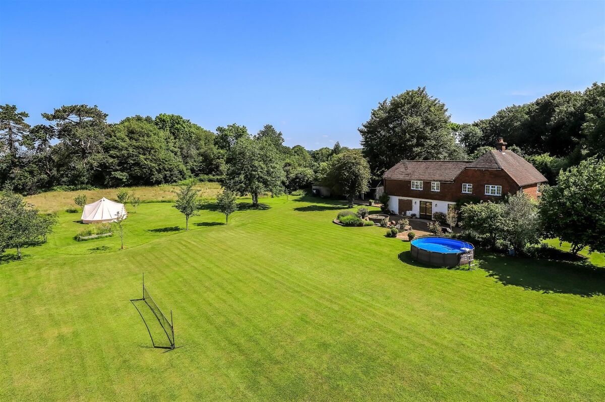house for sale in Broadhanger, Froxfield, Petersfield, Hampshire, GU32