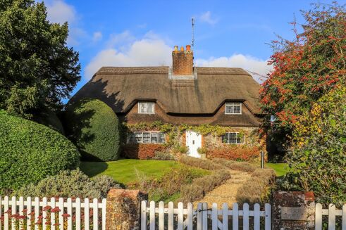 Picture of 3 bedroom house for sale.