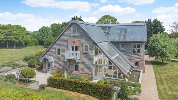 Picture of 5 bedroom house for sale.