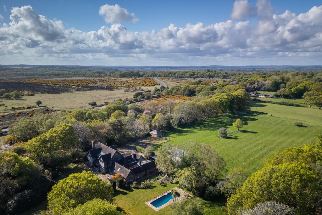 Image of Lymington Road, Brockenhurst, Hampshire, SO42