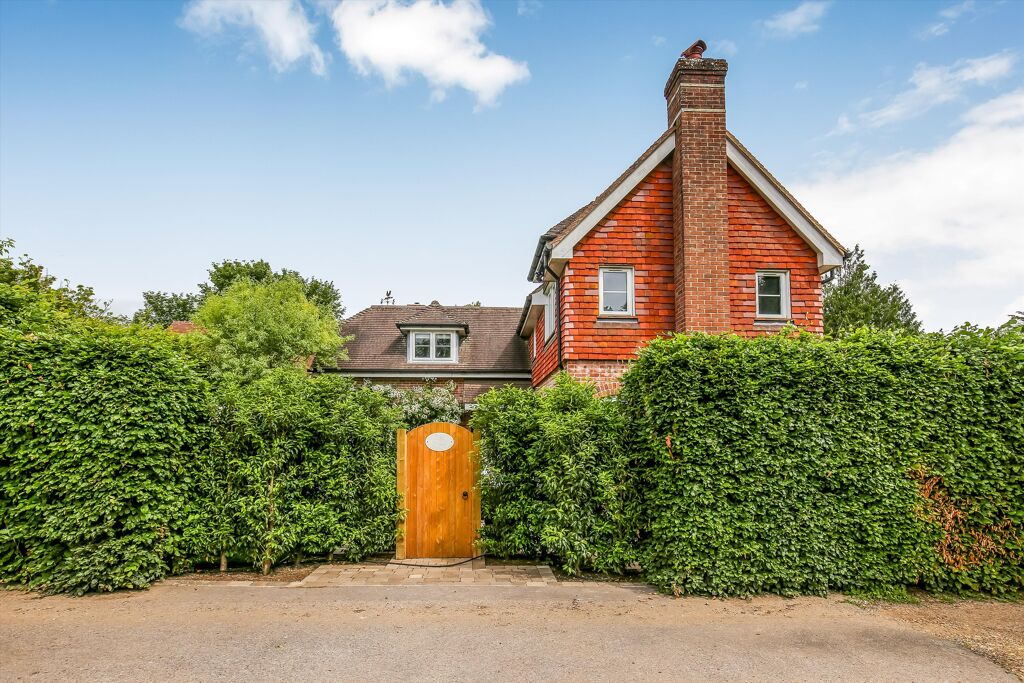 Image of Lambourne Close, Sparsholt, Winchester, Hampshire, SO21
