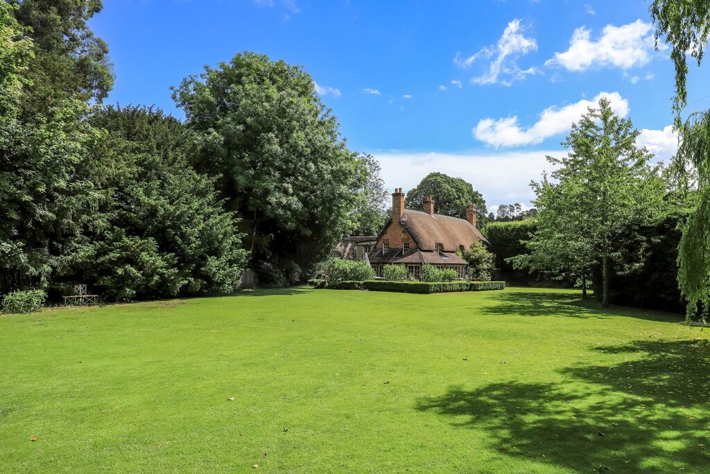 Image of Lower Woodford, Salisbury, Wiltshire SP4