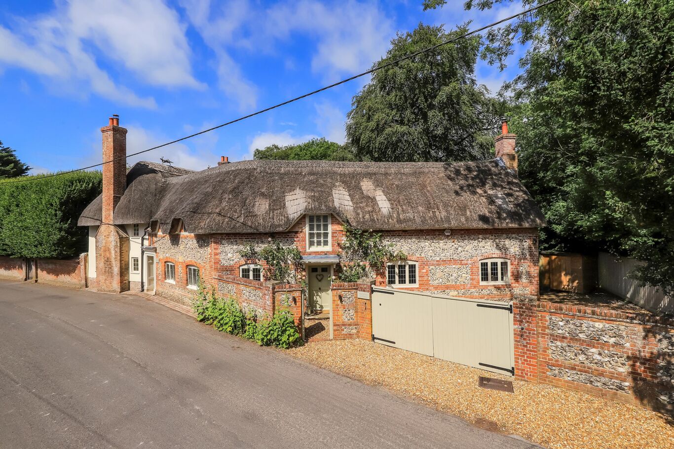 Image of Lower Woodford, Salisbury, Wiltshire SP4