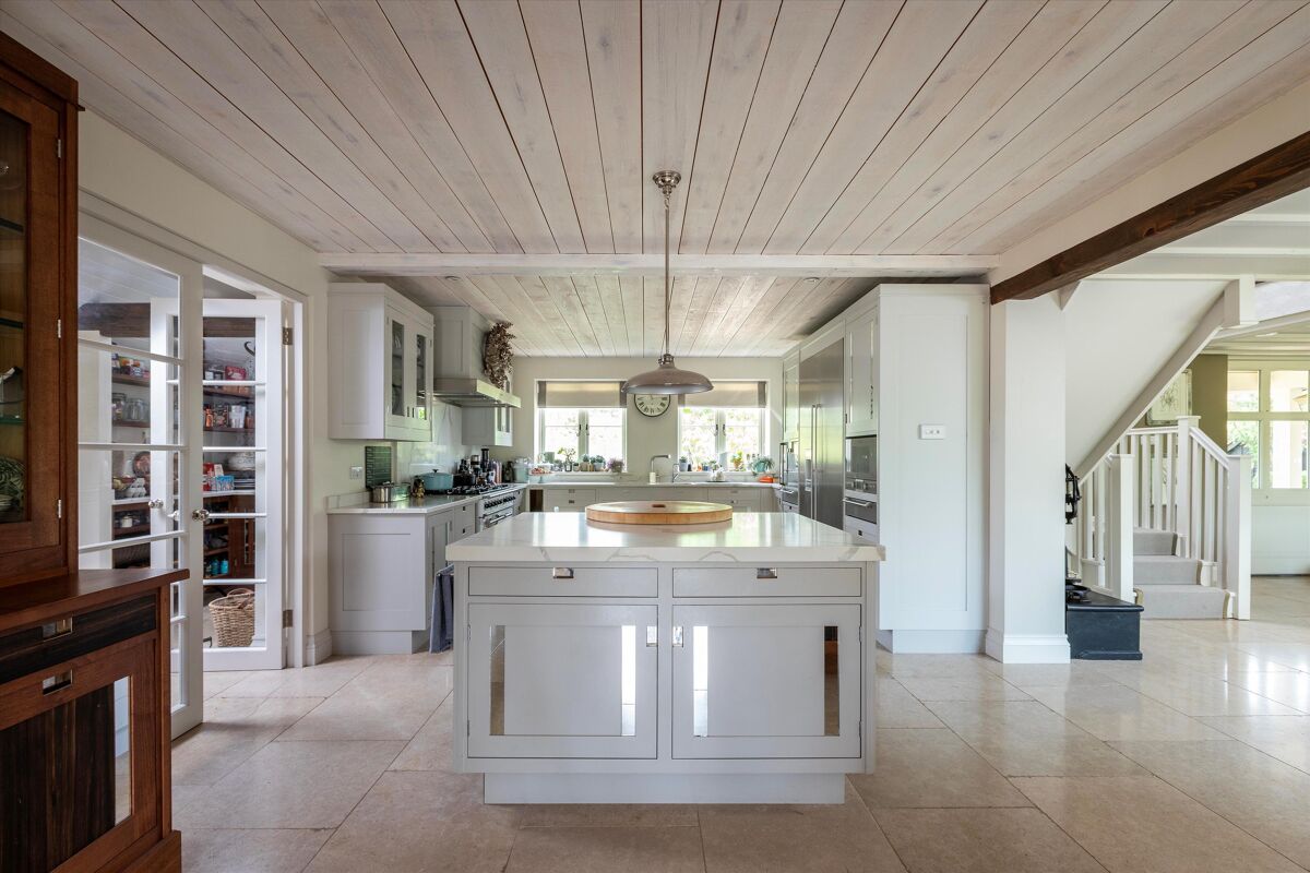 house for sale in West Meon, Petersfield, Hampshire GU32 - win012572508 ...