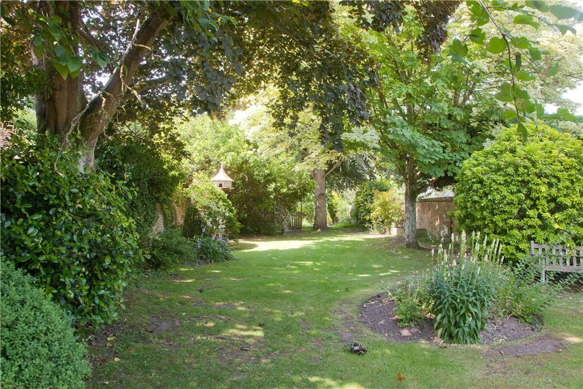 house for sale in Broad Street, Alresford, Hampshire, SO24 WIN060145