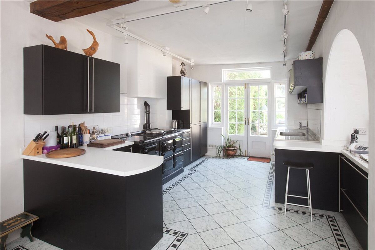 house for sale in Broad Street, Alresford, Hampshire, SO24 WIN060145