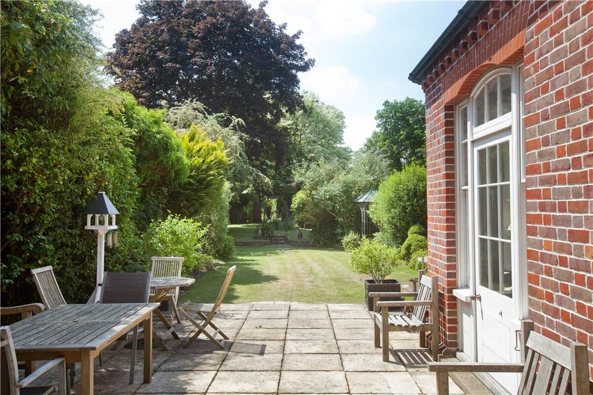 house for sale in Broad Street, Alresford, Hampshire, SO24 WIN060145