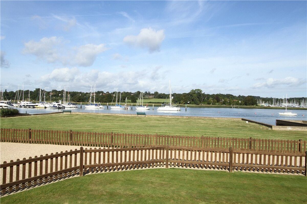 house for sale in Lower Swanwick, Hampshire, SO31 WIN120205 Knight